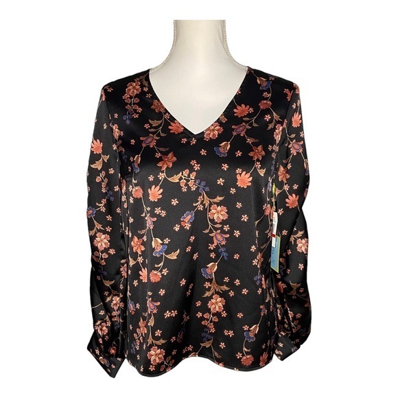 CeCe Tops - NWT CeCe Floral Long Sleeve Blouse‎